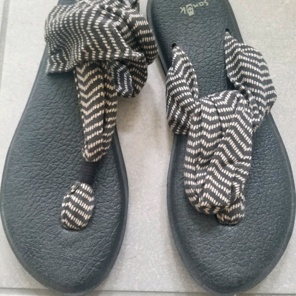 Sanuk sandals